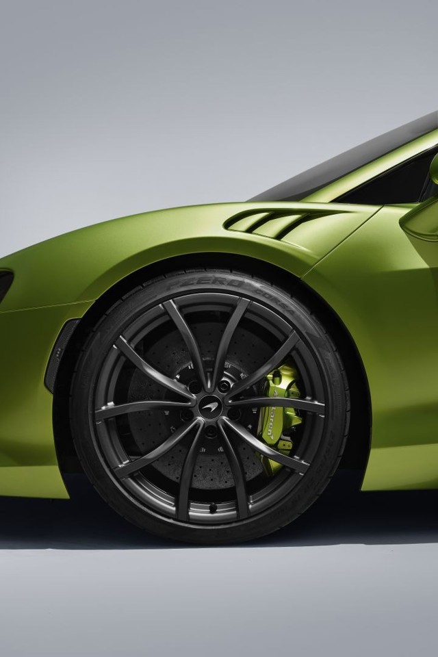 Mclaren Artura photo 35