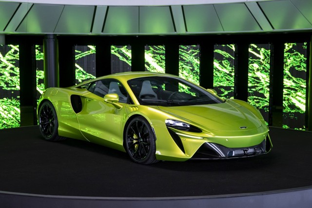 Mclaren Artura photo 38