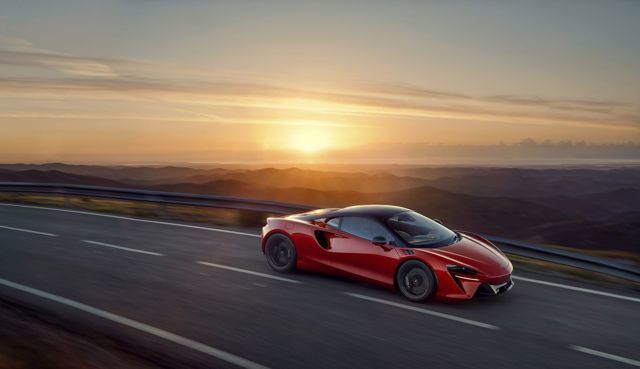 Mclaren Artura photo 4