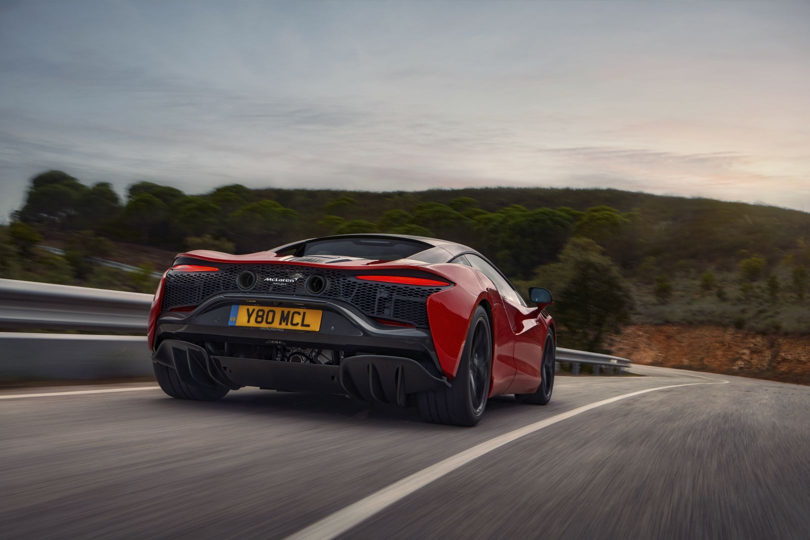 Mclaren Artura photo 6