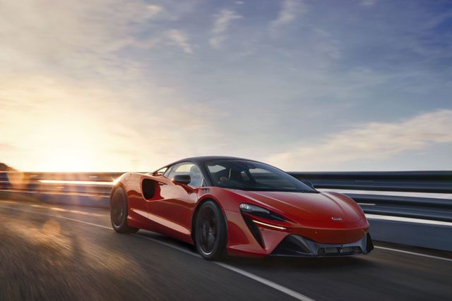 Mclaren Artura photo 9
