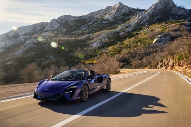 Mclaren Artura photo 8