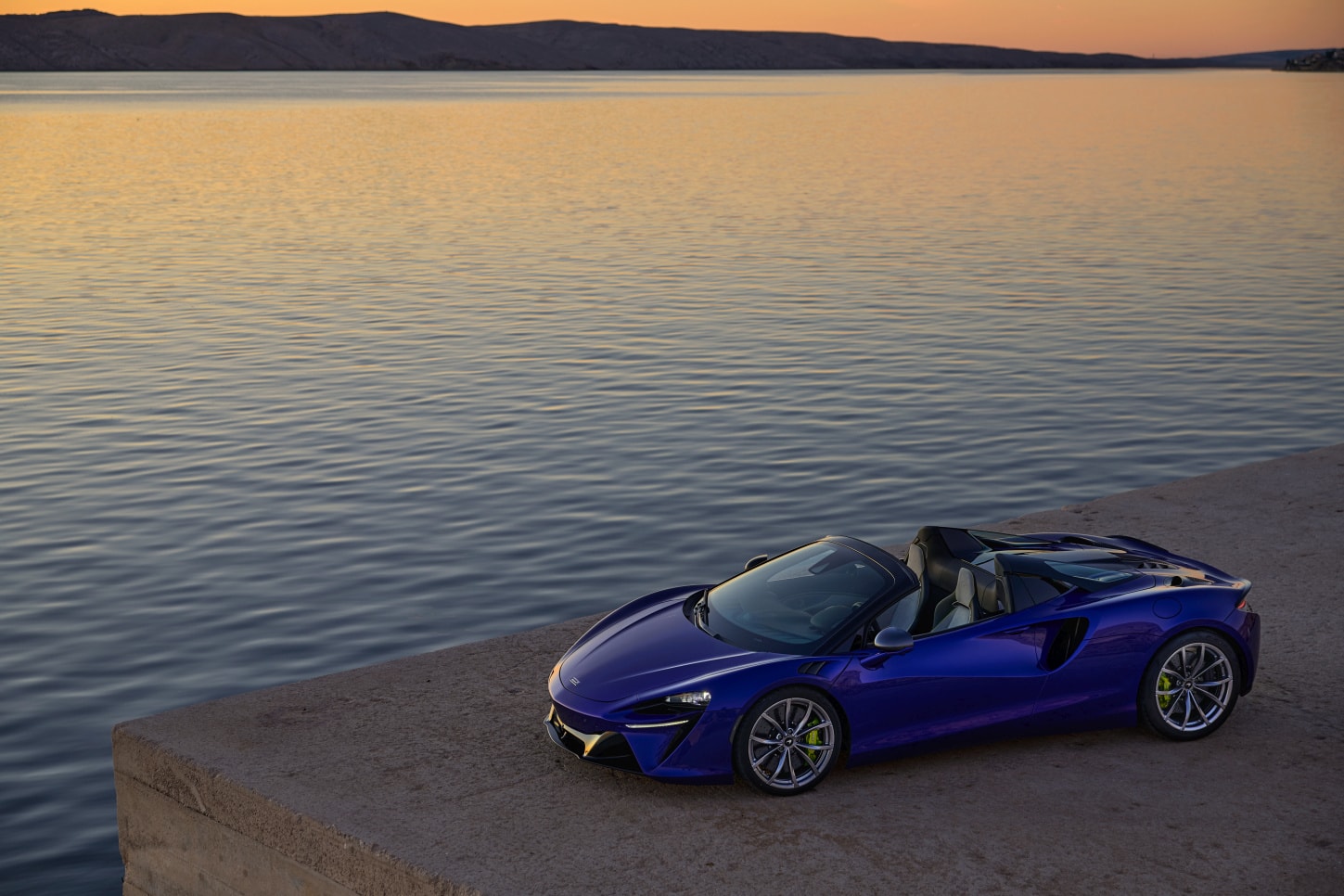 Mclaren Artura photo 10