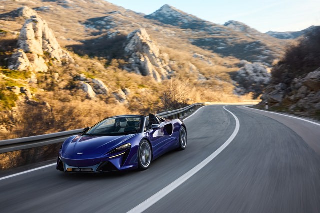 Mclaren Artura photo 15