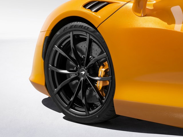 Mclaren Artura photo 17