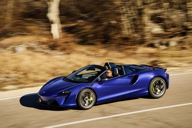 Mclaren Artura photo 32
