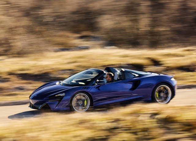Mclaren Artura photo 6