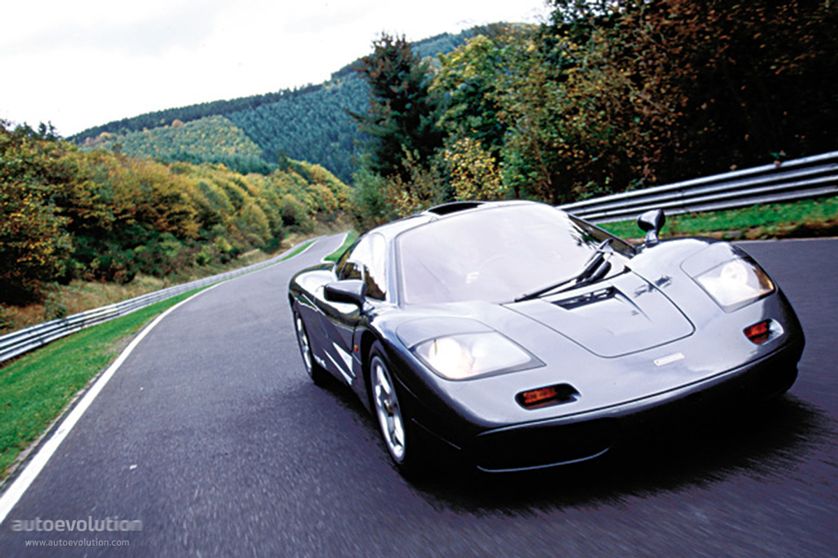 Mclaren MCLAREN F1 6.1 V12 6MT (622 HP)