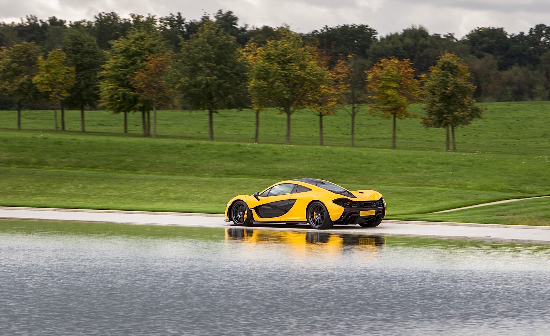 Mclaren P1 photo 37