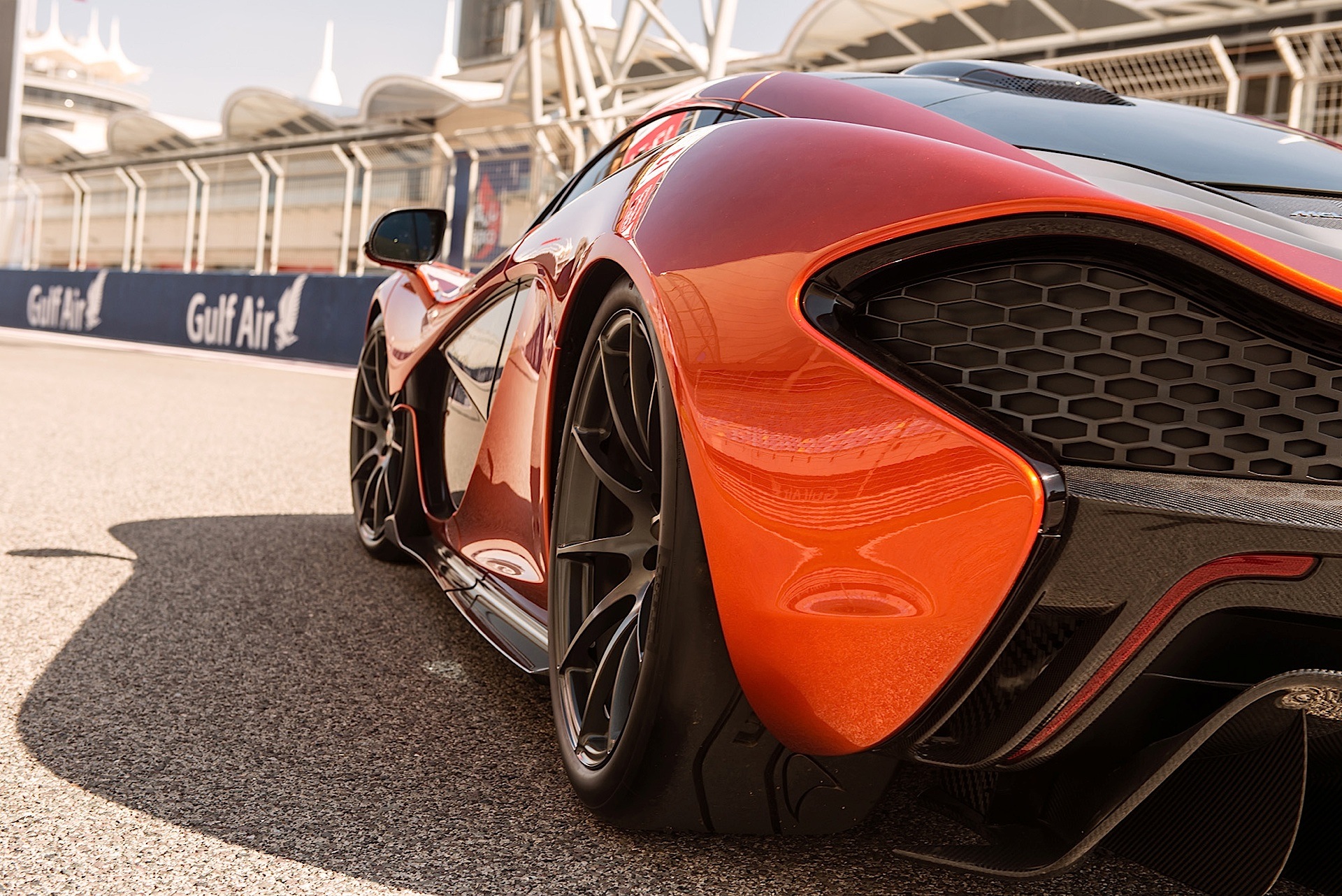 Mclaren P1 photo 9