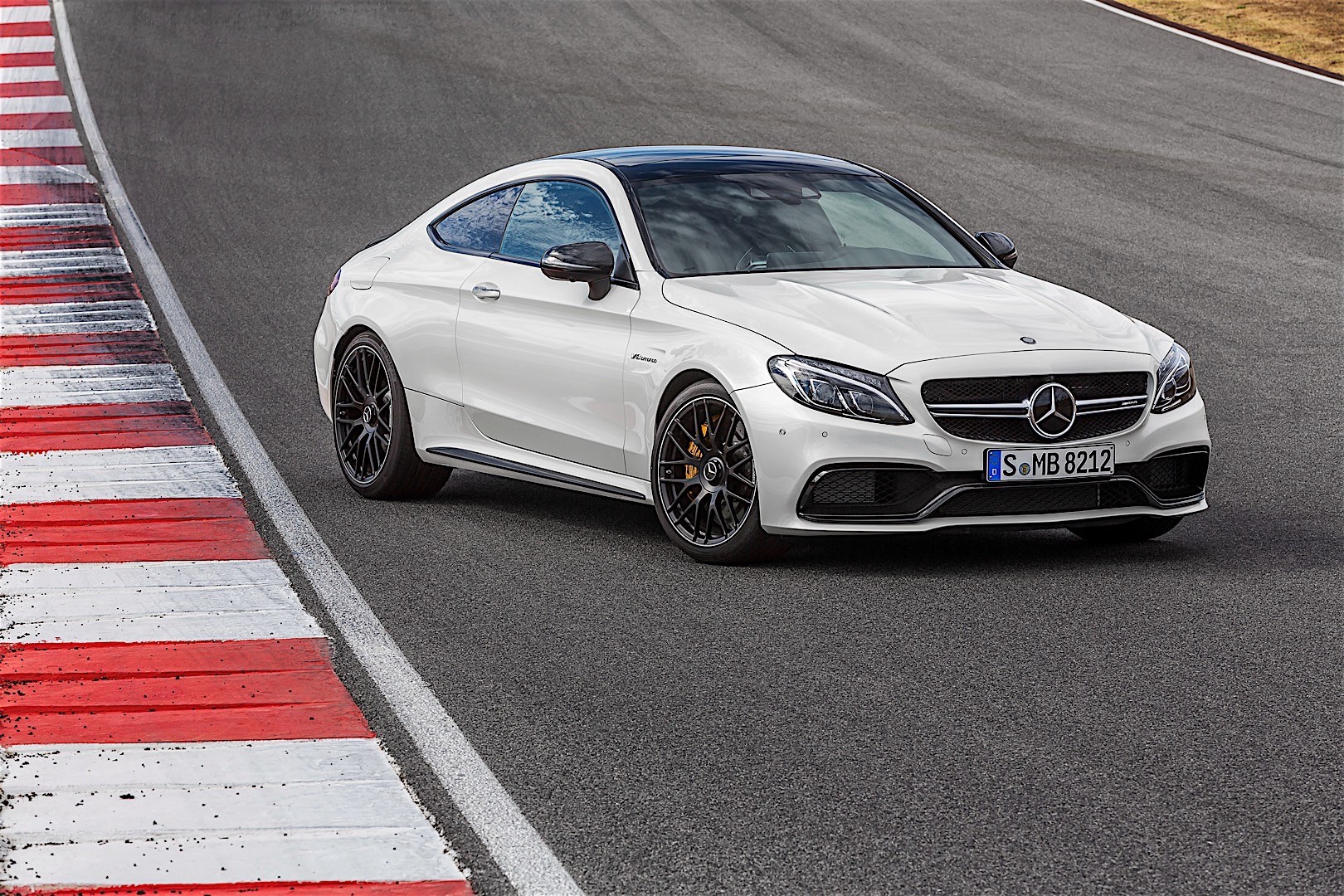 Mercedes-Amg C-Class Coupe photo 16