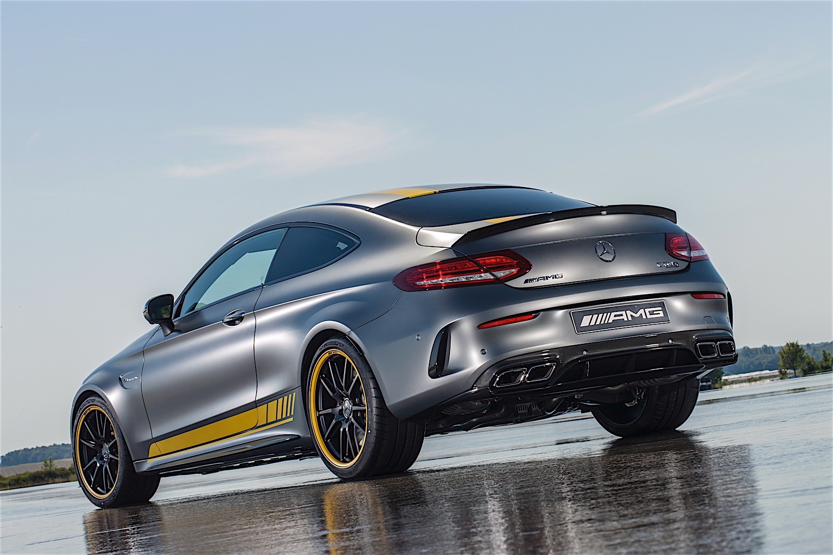 Mercedes-Amg C-Class Coupe photo 24