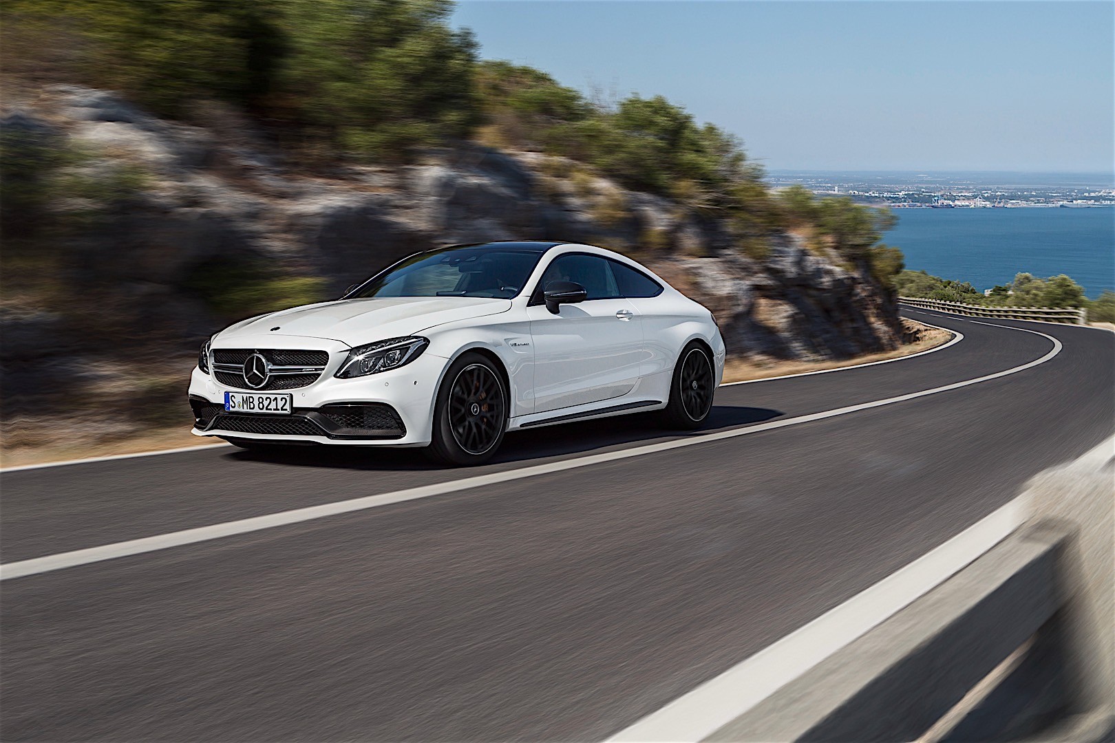 Mercedes-Amg C-Class Coupe photo 26
