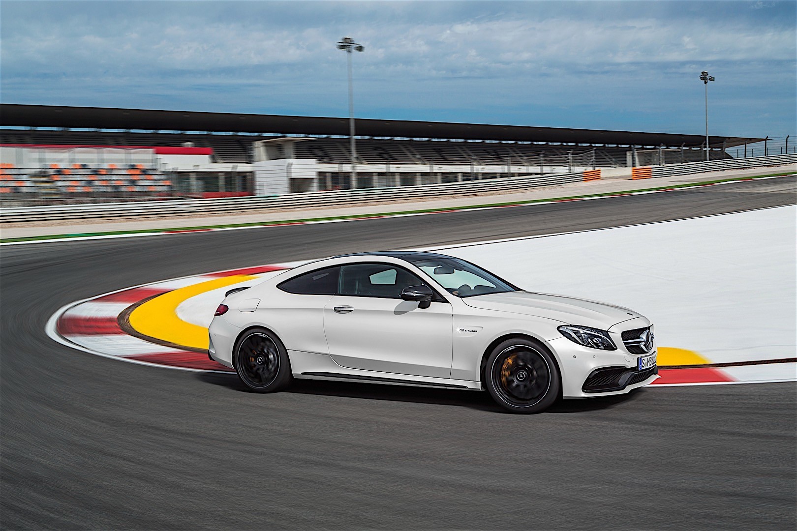 Mercedes-AMG C-CLASS COUPE