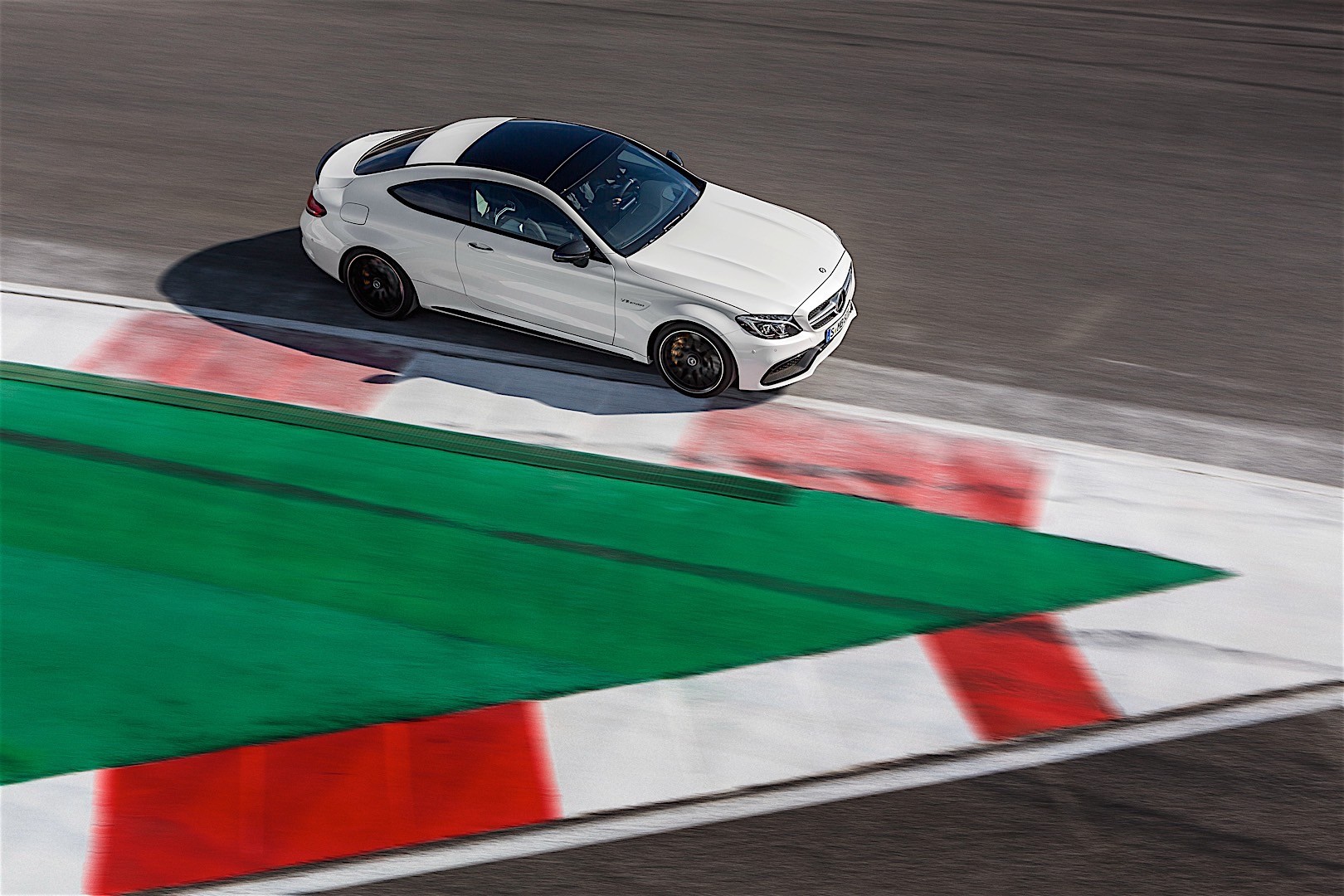 Mercedes-Amg C-Class Coupe photo 2
