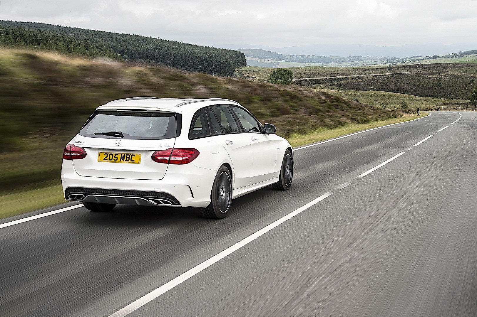 Mercedes-Amg C-Class T-Modell photo 7