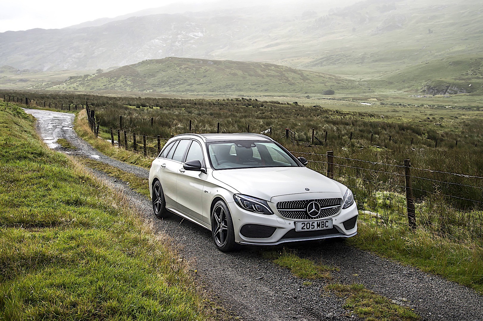 Mercedes-Amg C-Class T-Modell photo 10