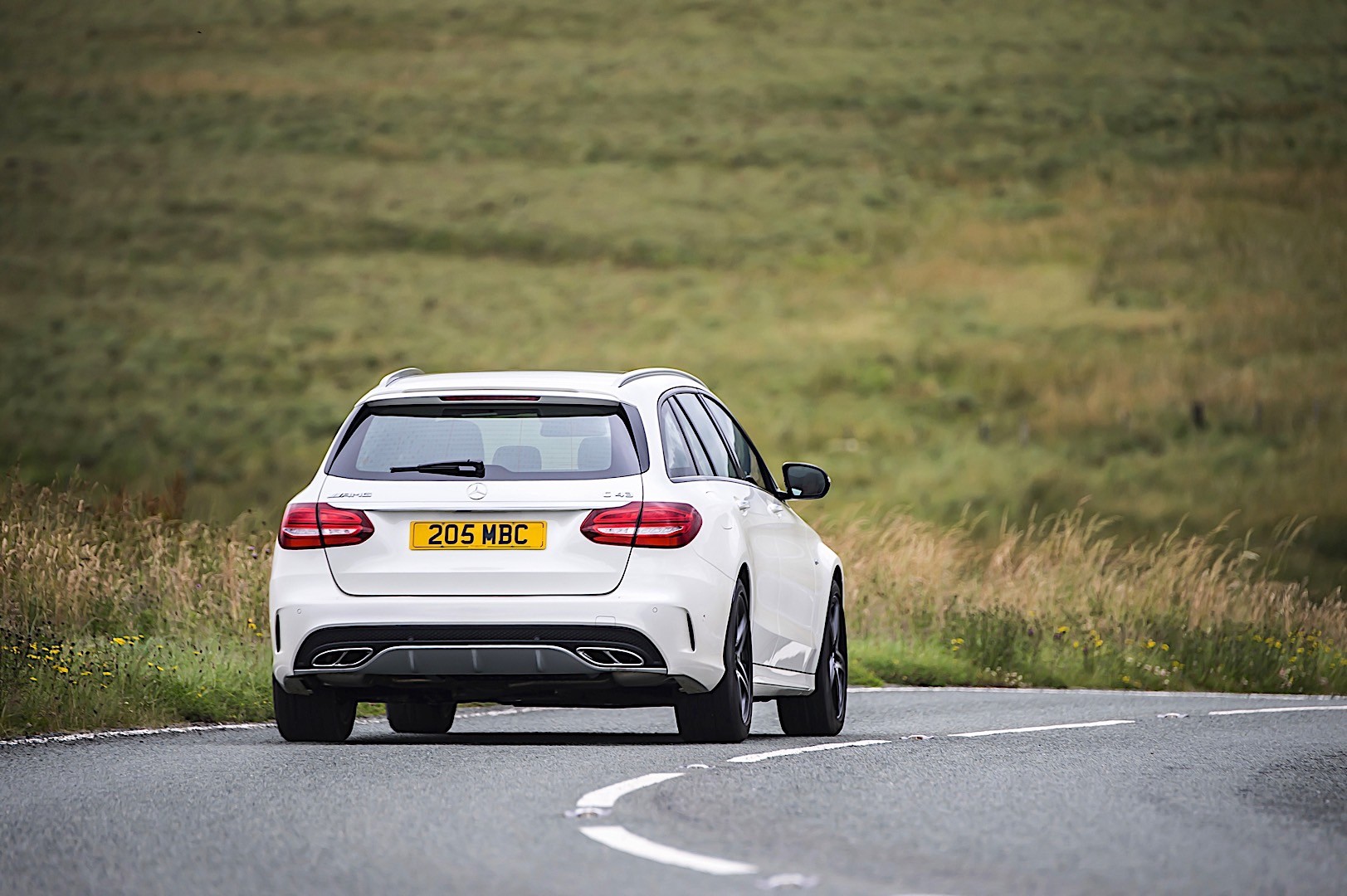 Mercedes-Amg C-Class T-Modell photo 11