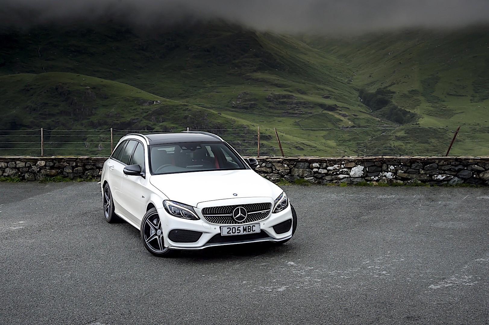 Mercedes-Amg C-Class T-Modell photo 16