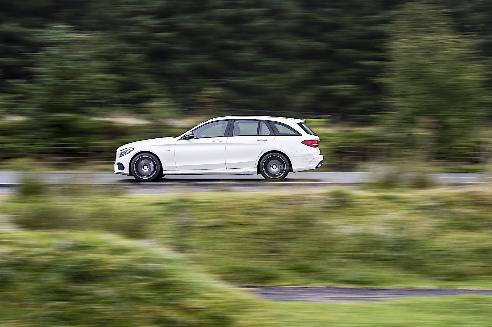 Mercedes-Amg C-Class T-Modell photo 17