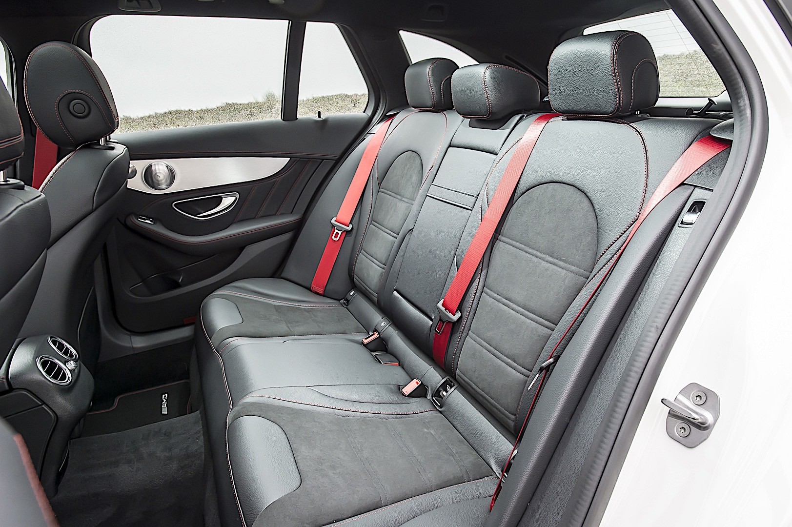 Mercedes-Amg C-Class T-Modell photo 23