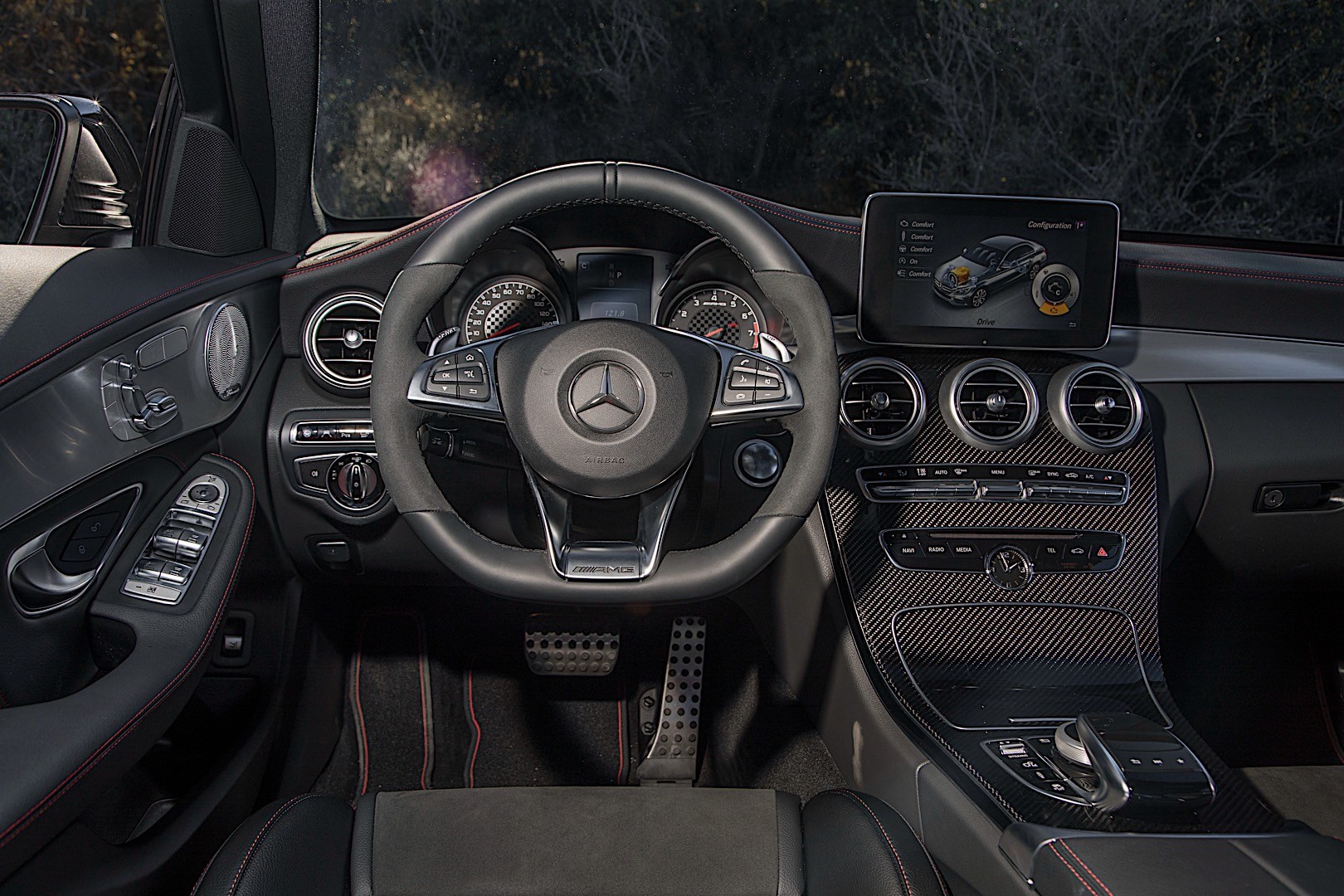 Mercedes-Amg C-Class photo 38