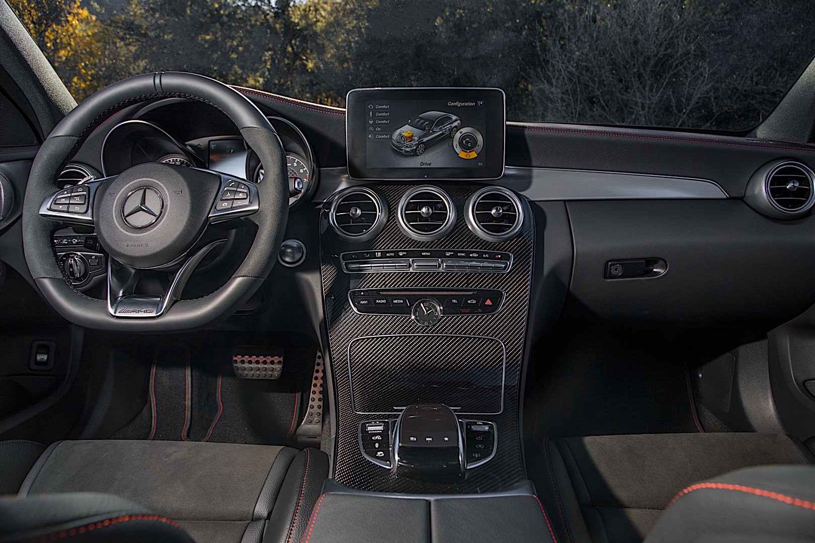 Mercedes-Amg C-Class photo 39