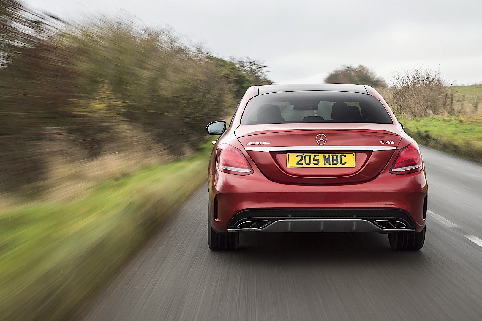 Mercedes-Amg C-Class photo 9