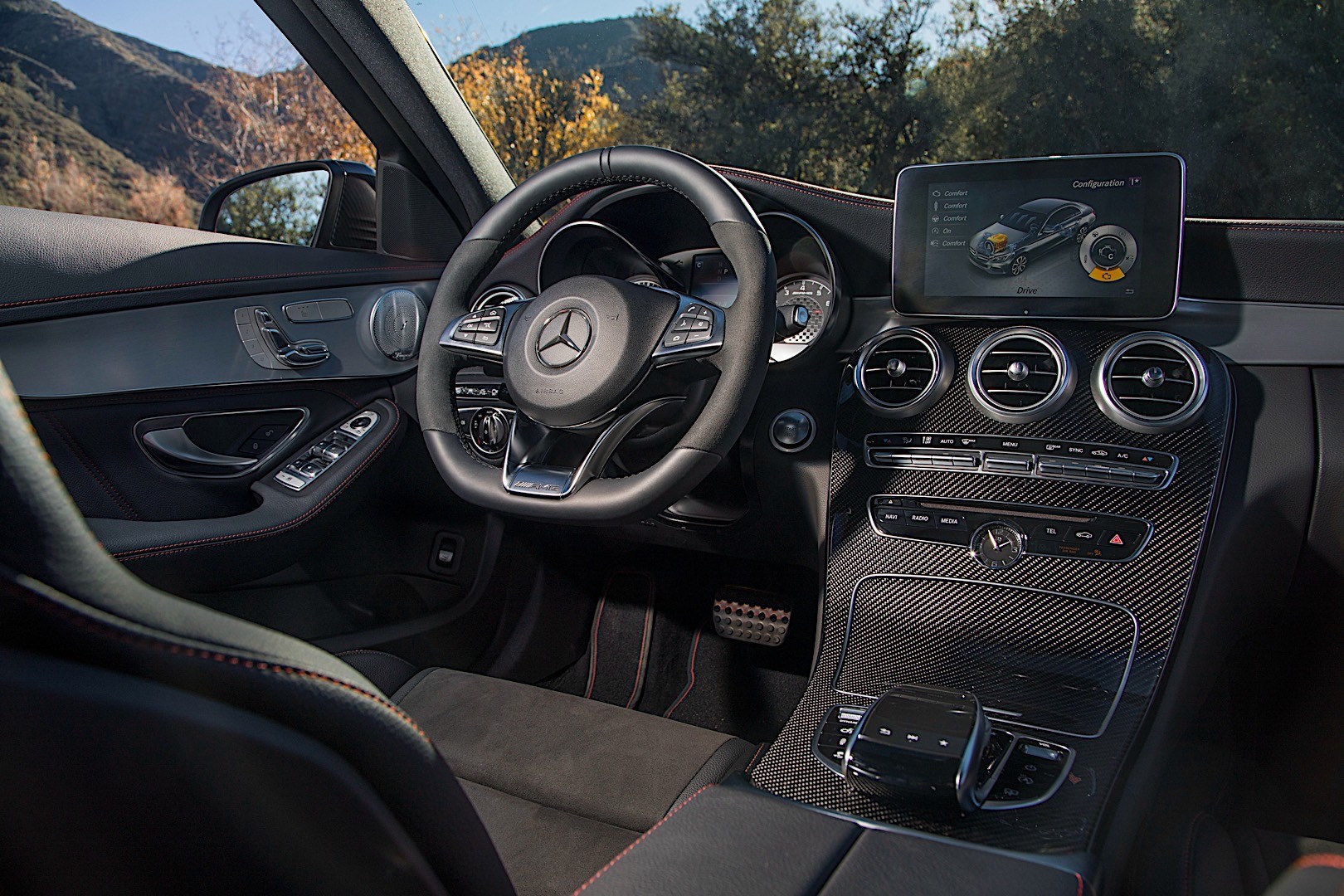 Mercedes-Amg C-Class photo 40