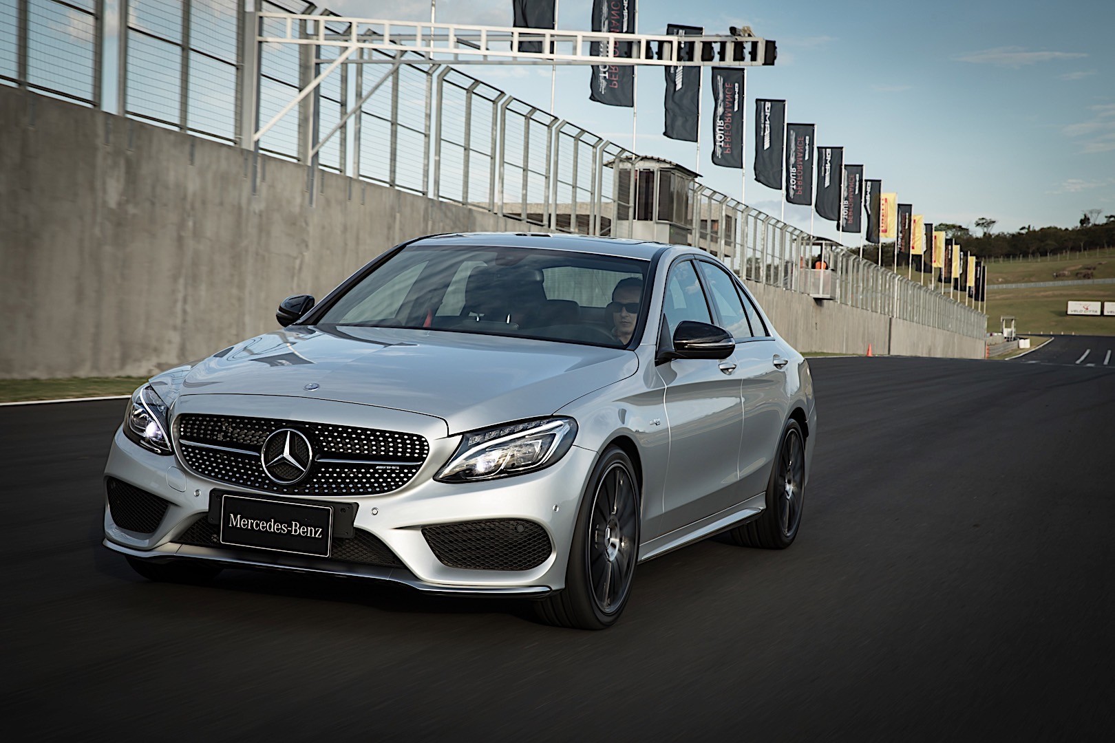 Mercedes-Amg C-Class photo 24