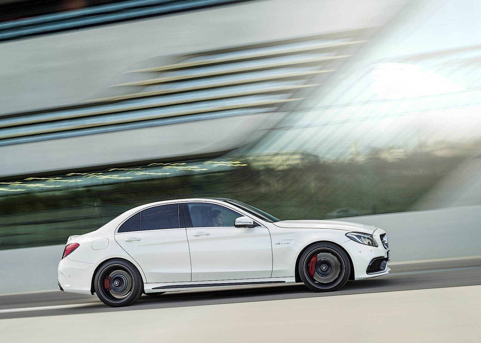 Mercedes-Amg C-Class photo 14