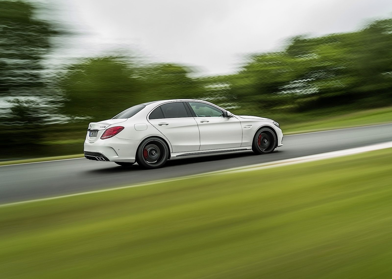 Mercedes-Amg C-Class photo 2