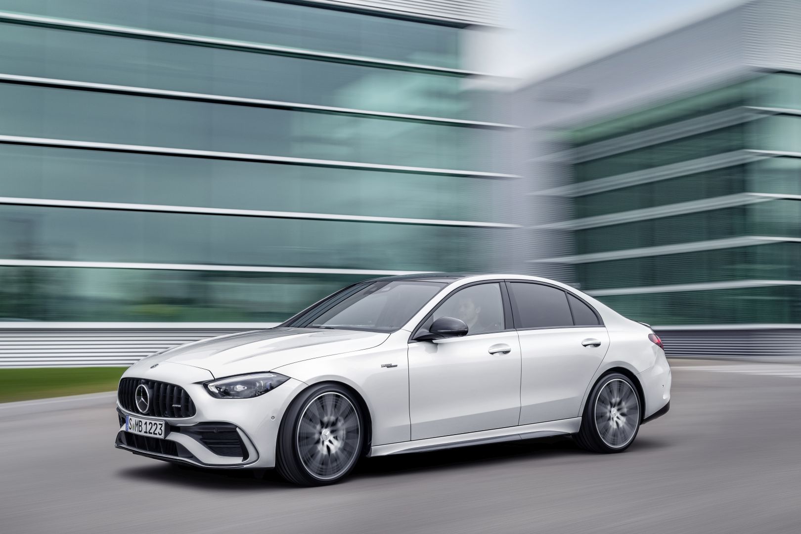 Mercedes-Amg C-Class photo 8