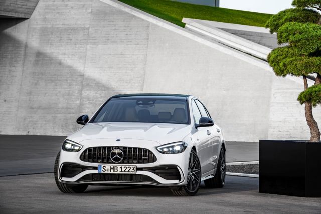 Mercedes-Amg C-Class photo 10