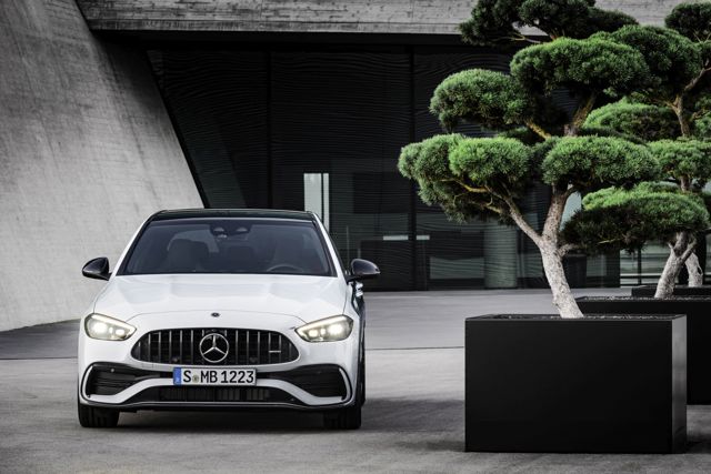 Mercedes-Amg C-Class photo 11
