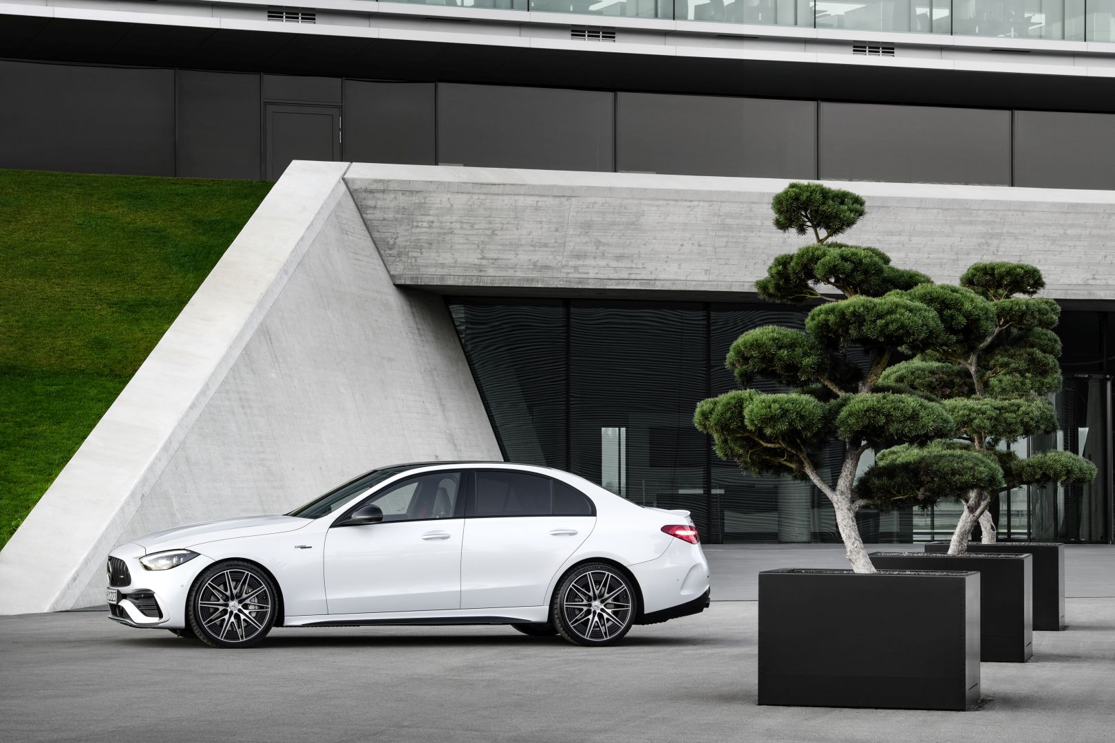 Mercedes-Amg C-Class photo 13