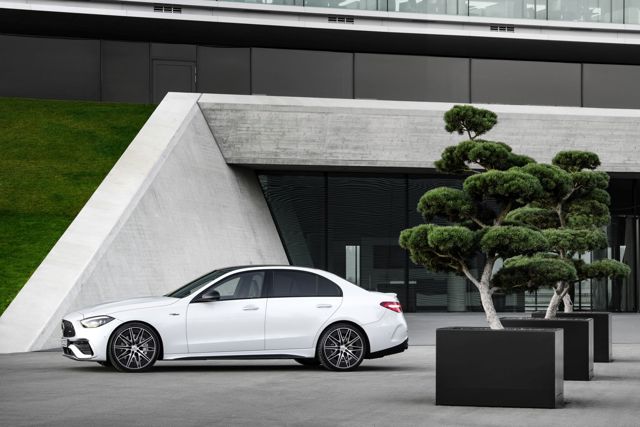 Mercedes-Amg C-Class photo 13
