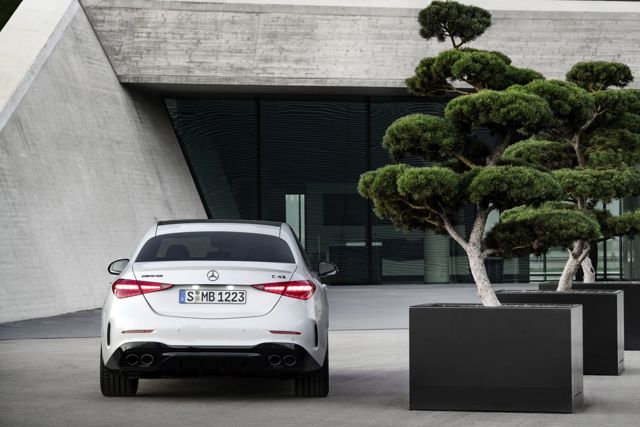 Mercedes-Amg C-Class photo 14