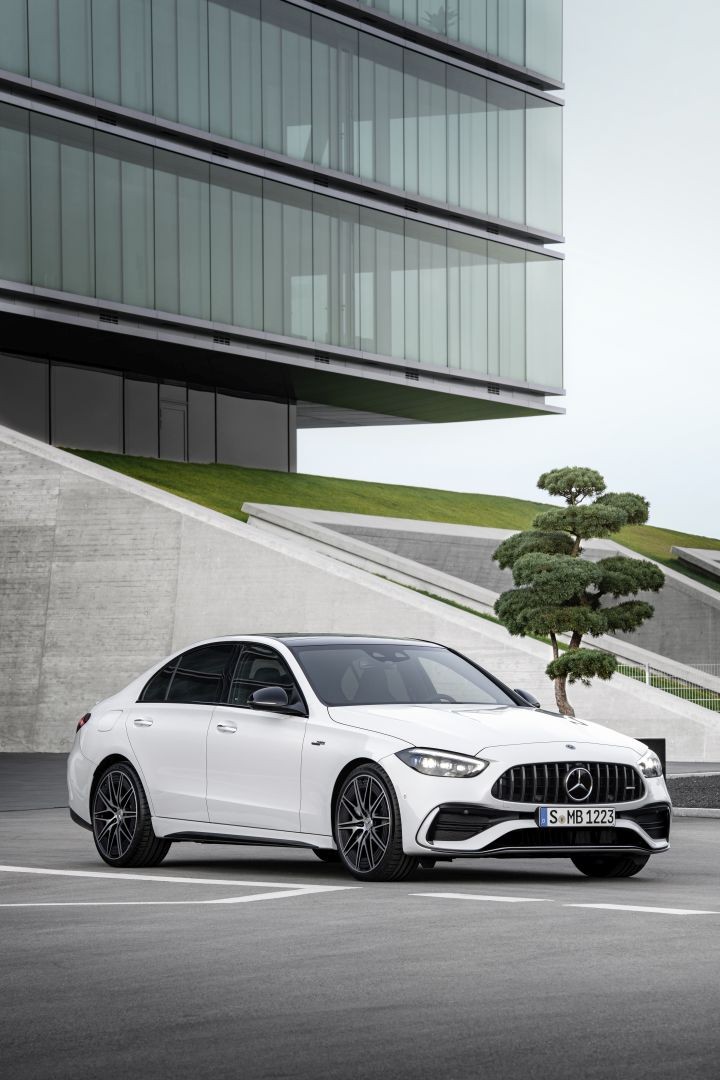 Mercedes-Amg C-Class photo 17