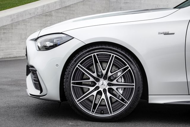 Mercedes-Amg C-Class photo 19