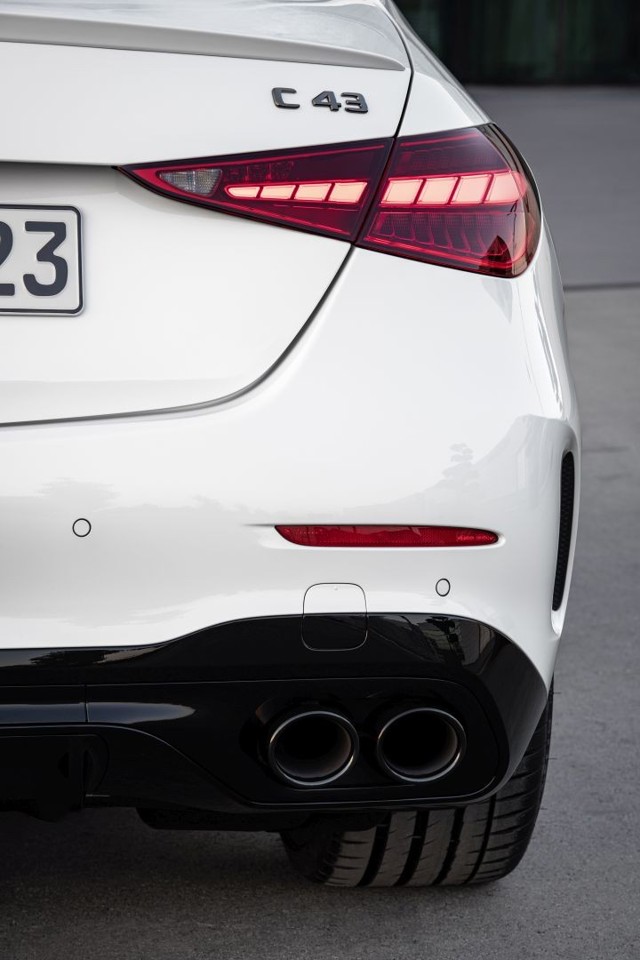 Mercedes-Amg C-Class photo 20