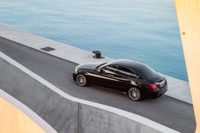 Mercedes-Amg C-Class photo 19