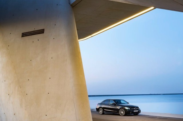 Mercedes-Amg C-Class photo 20