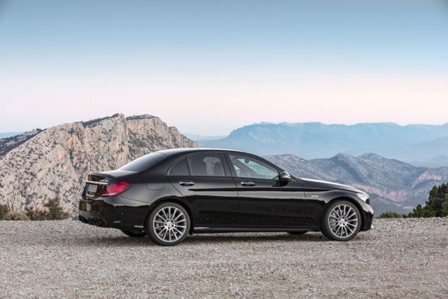 Mercedes-Amg C-Class photo 22