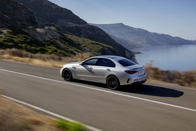 Mercedes-Amg C-Class photo 6