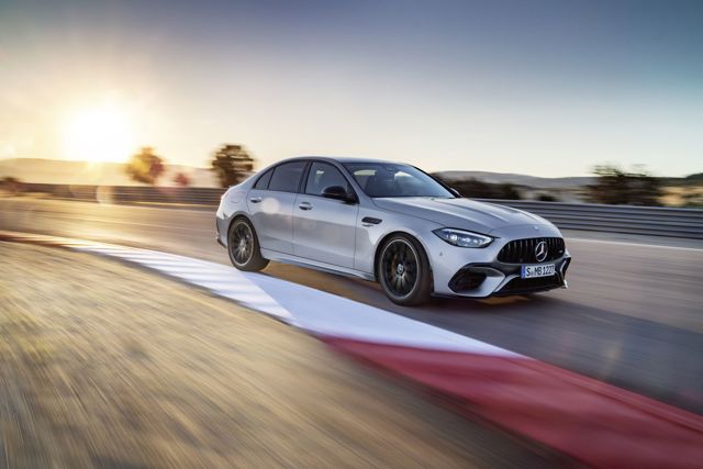 Mercedes-Amg C-Class photo 8