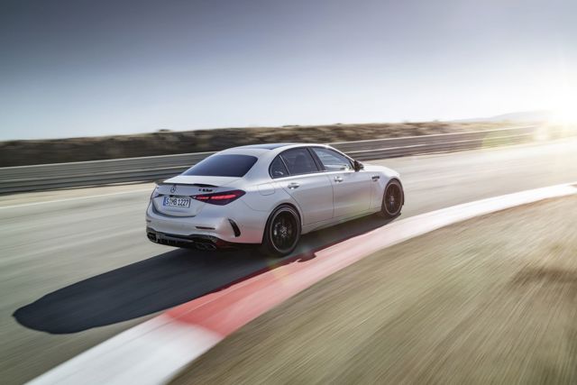 Mercedes-Amg C-Class photo 10