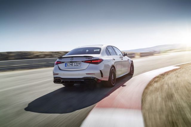 Mercedes-Amg C-Class photo 11