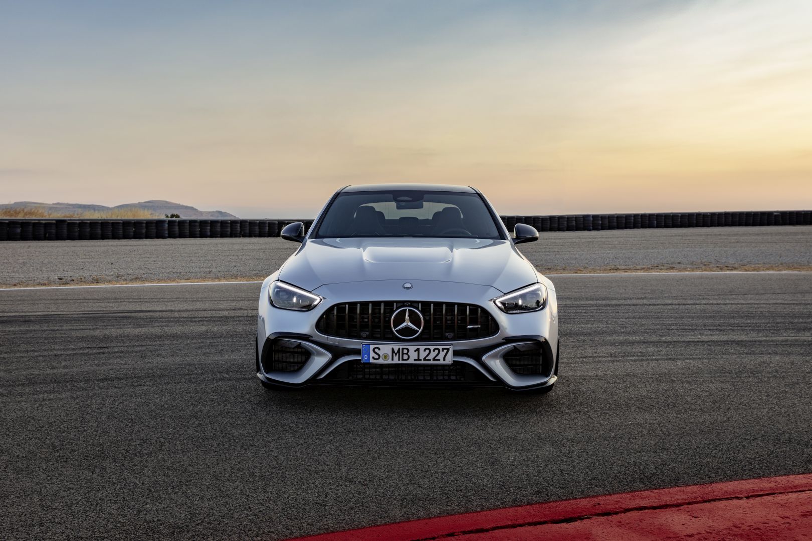 Mercedes-Amg C-Class photo 14