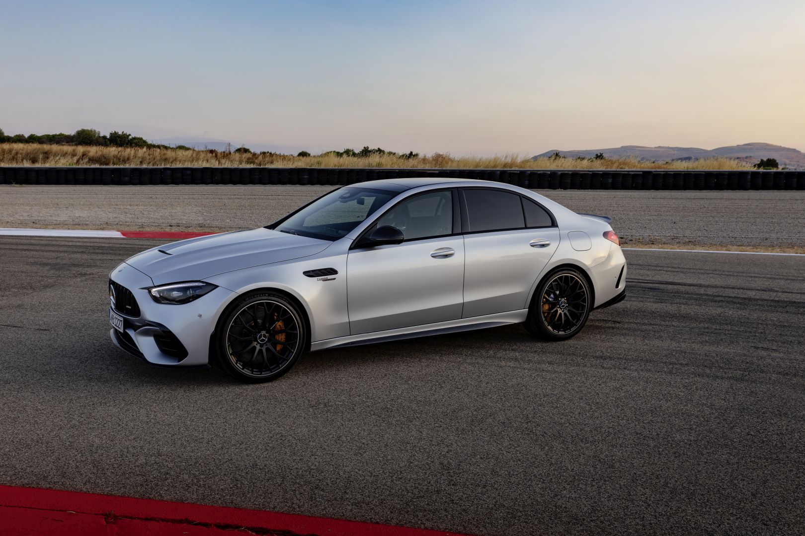 Mercedes-Amg C-Class photo 15
